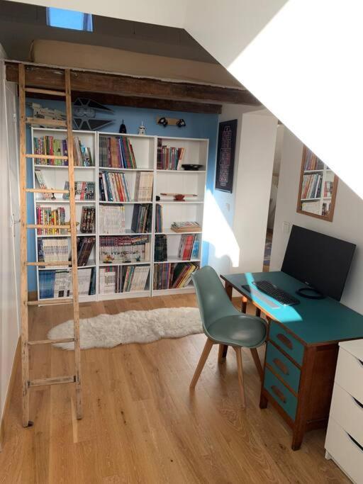 Charmant Studio A Proximite De La Gare Rer A Chatou Bagian luar foto